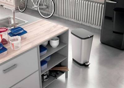 Kis Chic bin Style Ab­fall­be­häl­ter 50L mit Pedal, silber metallic